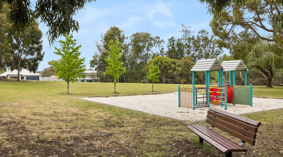 127 Devenish St E Vic Park (26)